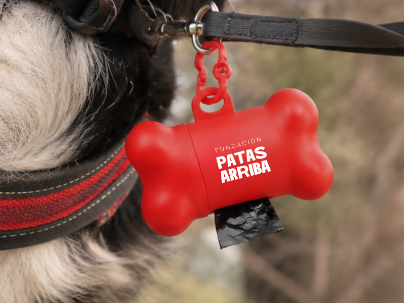 Huesito con bolsas para perros